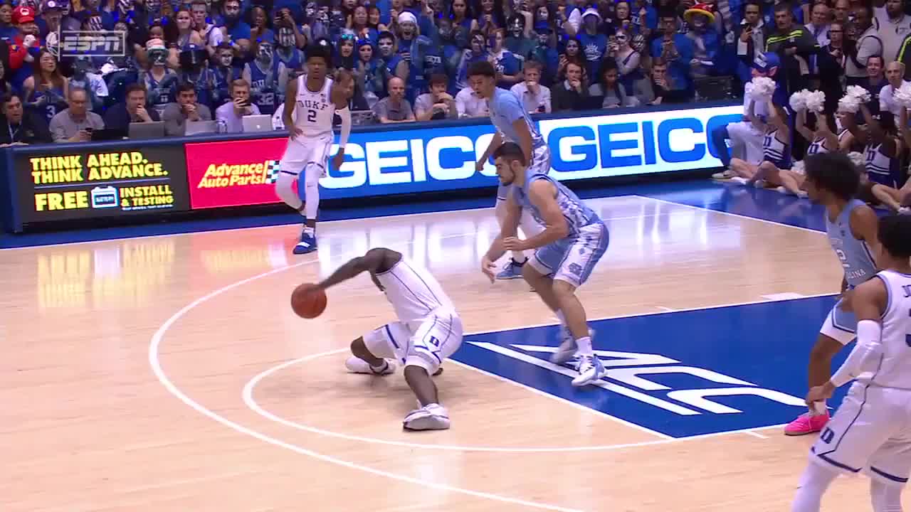 EE UU en vilo: Zion Williamson sufre una lesión de rodilla EE UU en vilo: Zion Williamson sufre una lesión de rodilla