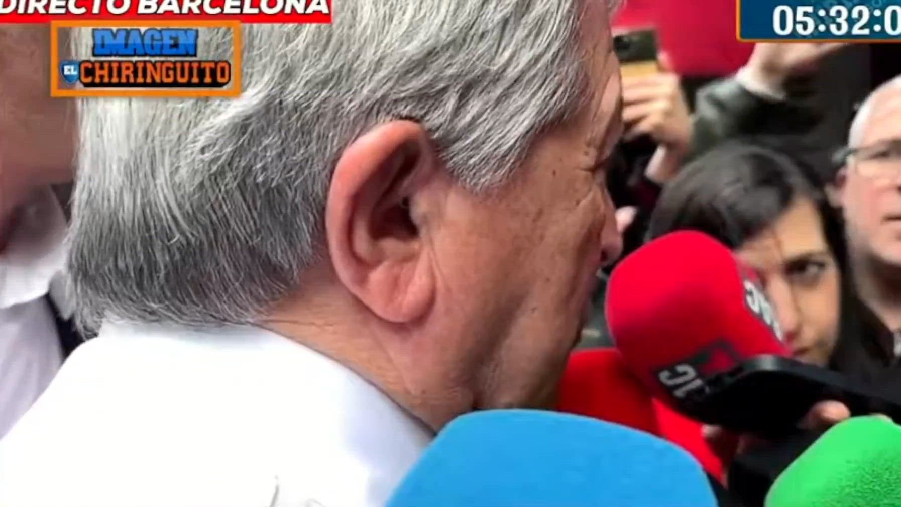 El momento viral de Enrique Cerezo al llegar a la comida de directivas: desconcierto total