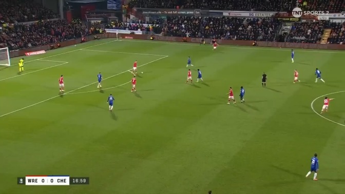 El golazo de Sam Smith al Chelsea que adelanta en el 18' al Wrexham en FA Cup