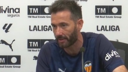 Corberán no se muerde la lengua: “El Valencia no es un club normal...”