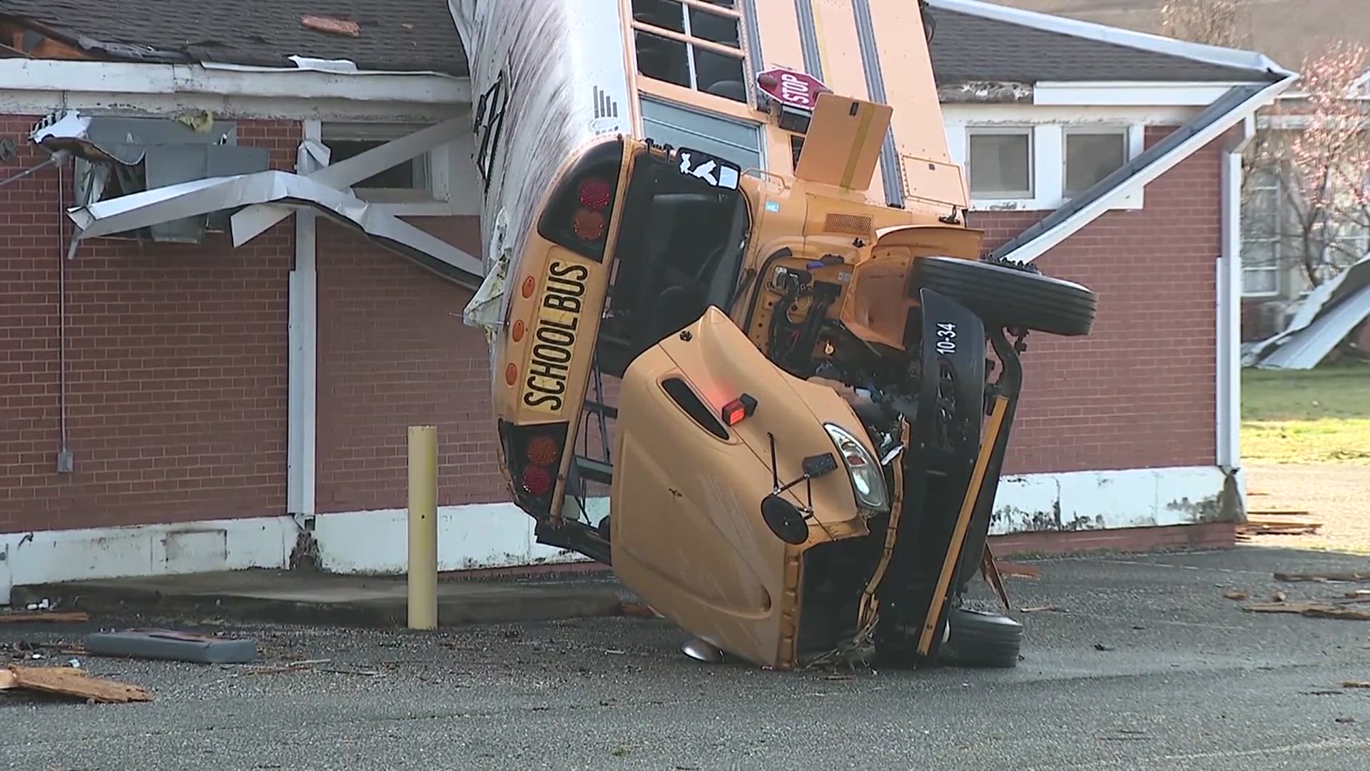 Shocking Footage: Deadly Storms Slam Southern US, One Killed in Alabama!