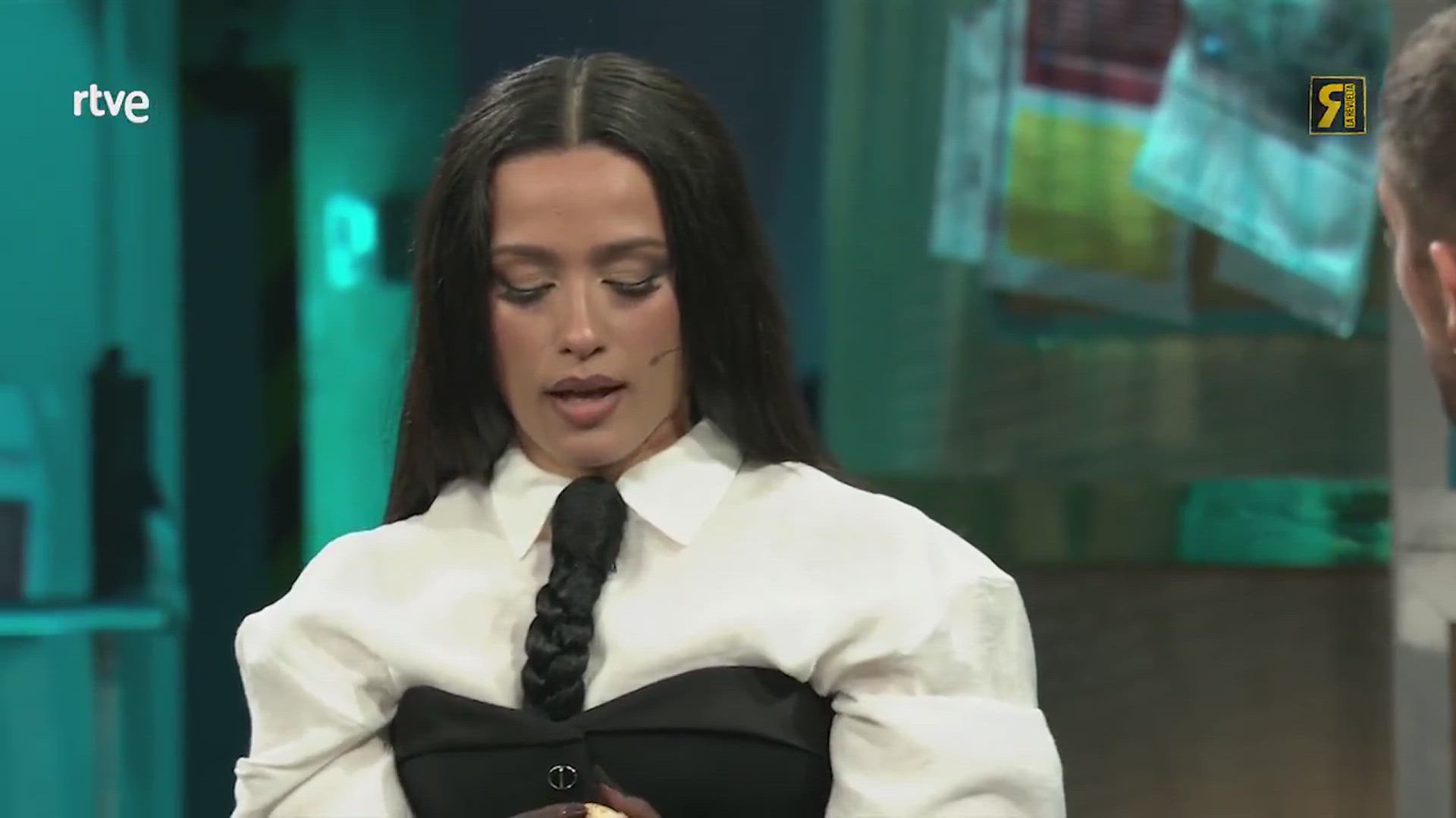 Chanel bate el récord de relaciones sexuales en 'La Revuelta'