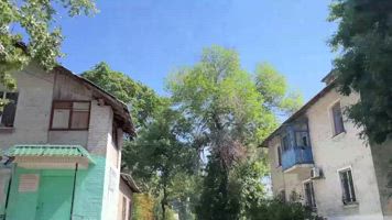 Dramatic footage captures Russian drone attack on Donetsk town