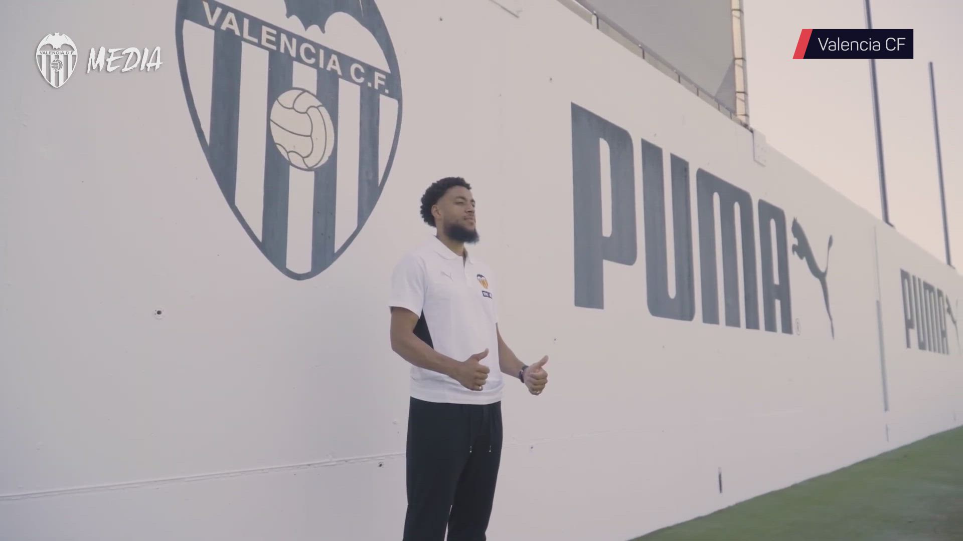 Danjuma: "Crecí con el Valencia ganando títulos"