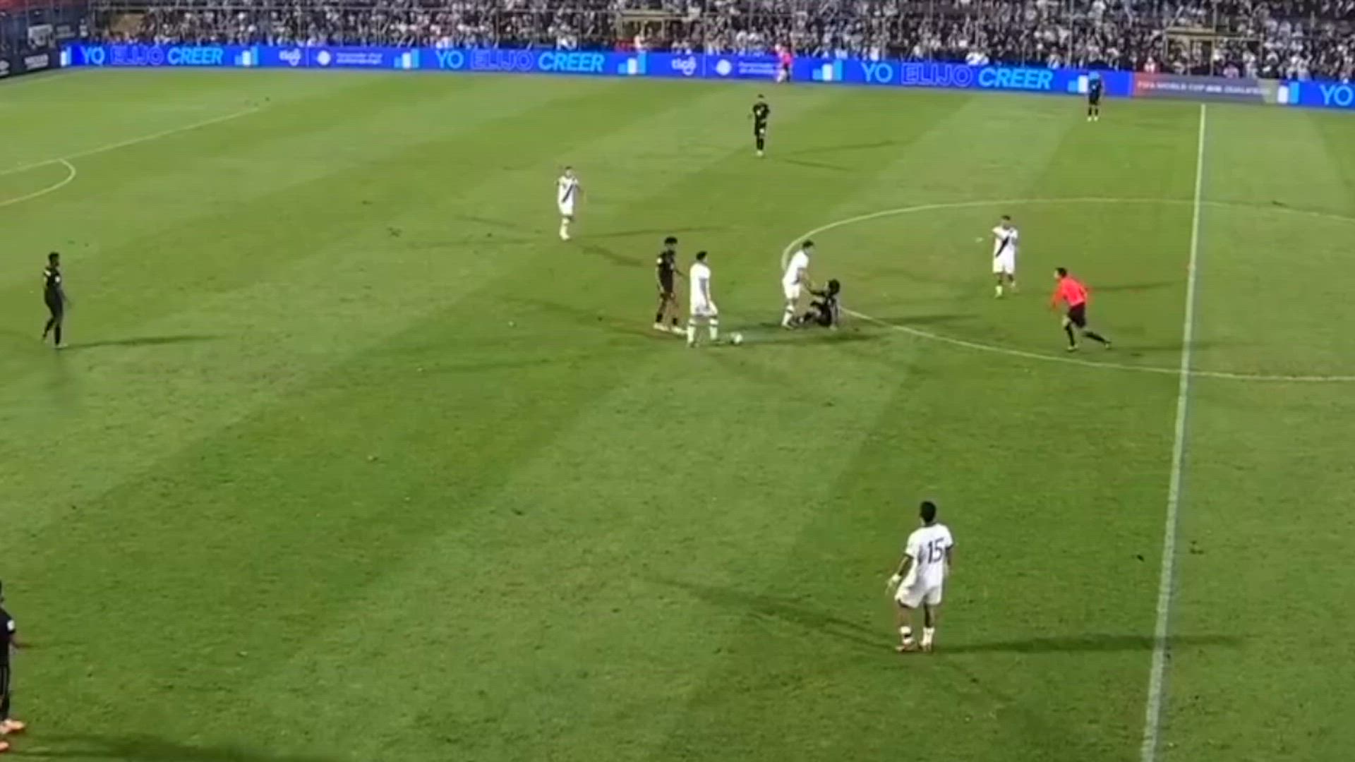 Carrasquilla se vuelve loco y Cesar Ramos lo empuja