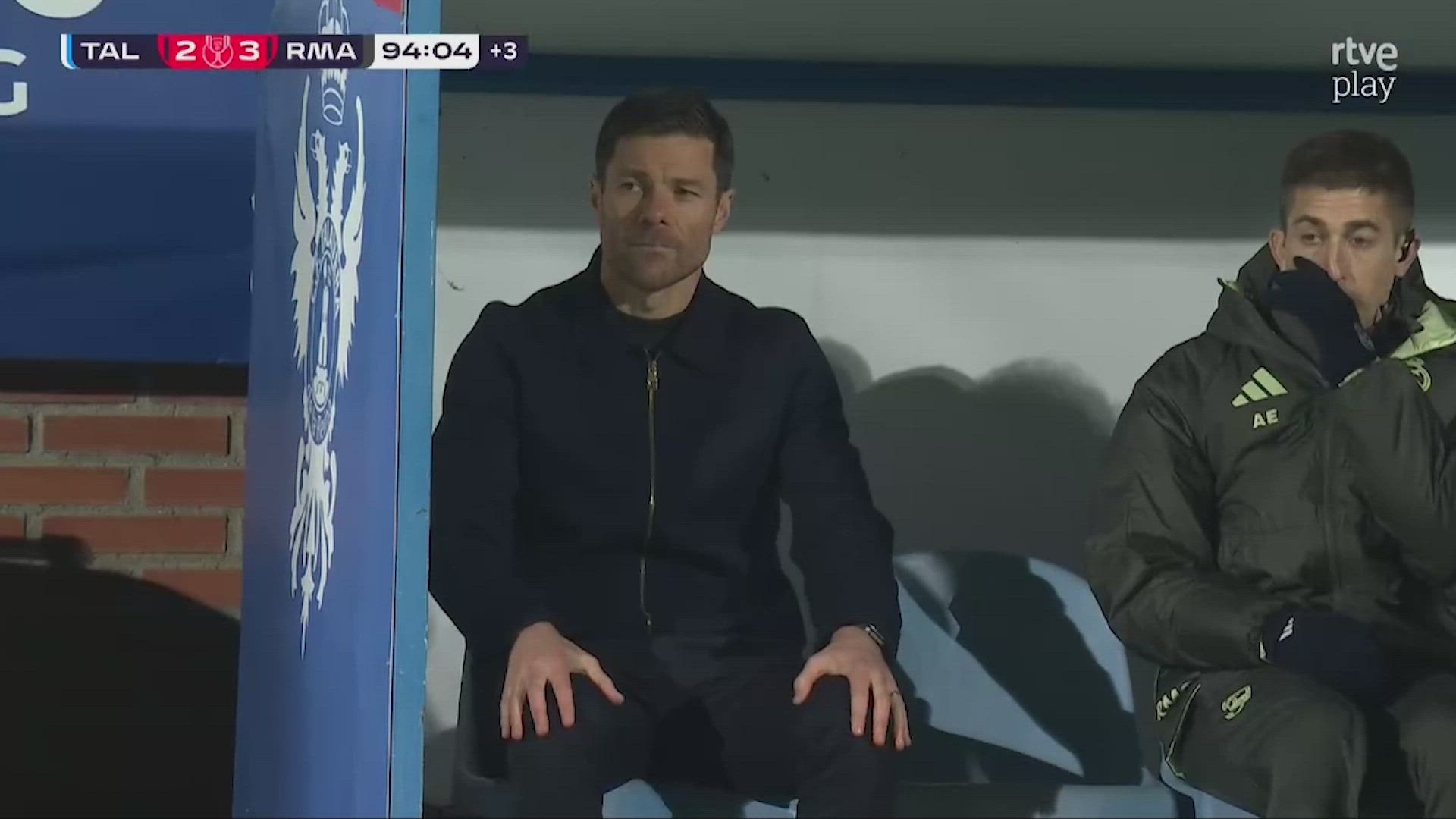 Este Real Madrid se explica con la cara de Xabi Alonso según pitó el árbitro: demoledora
