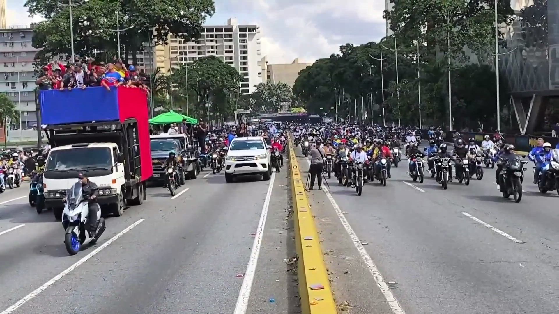 Manifestantes en Caracas exigen la liberación de Nicolás Maduro y su regreso a Venezuela