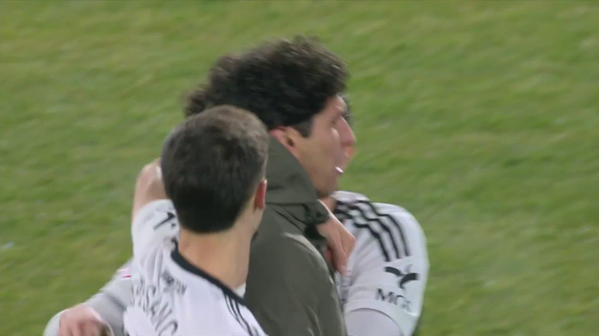 Un documento absolutamente bestial: Vallejo, llorando tras ganar en una imagen inolvidable