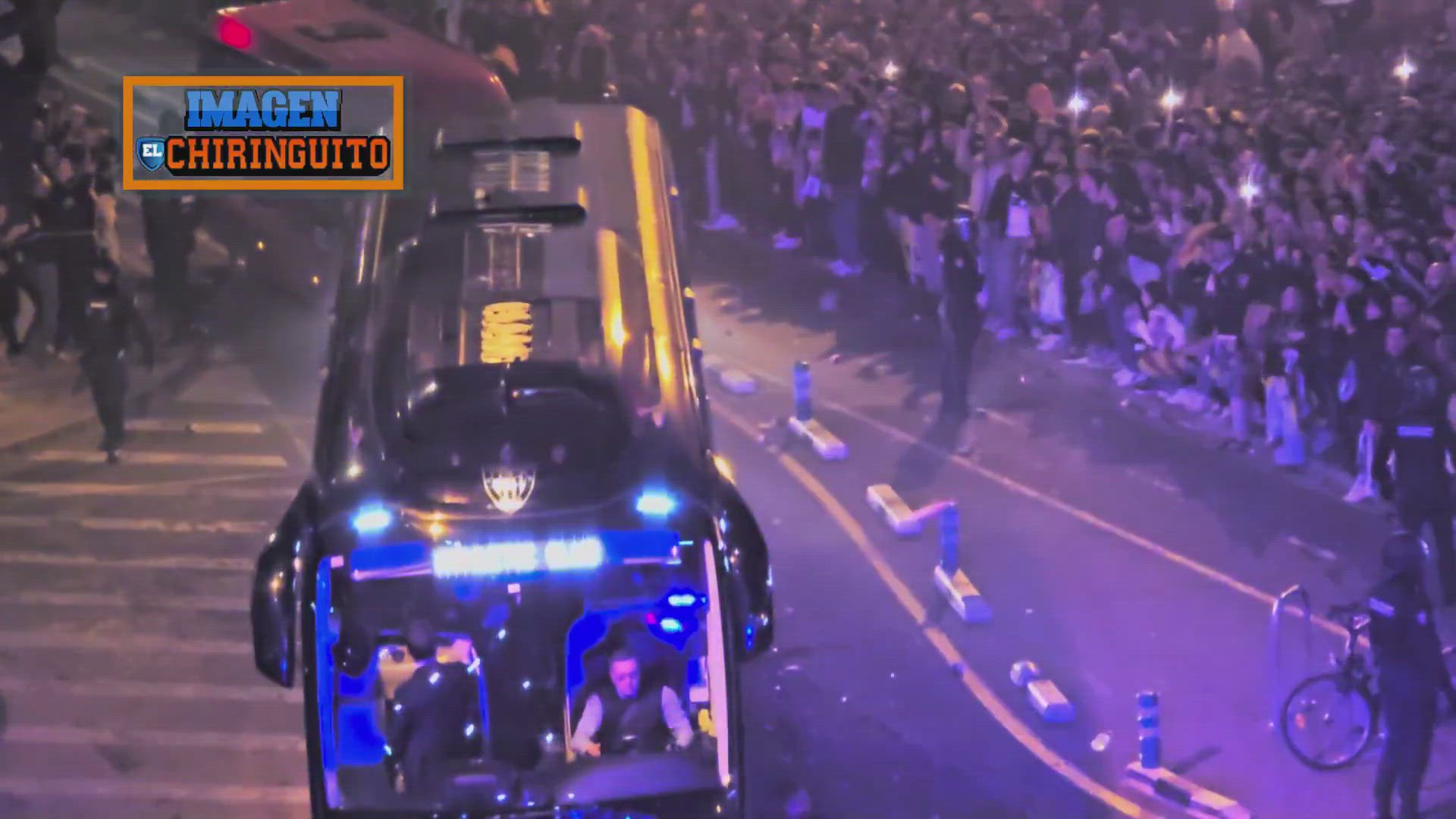 Lamentable: lanzan decenas de proyectiles al bus del Athletic a su llegada a Mestalla