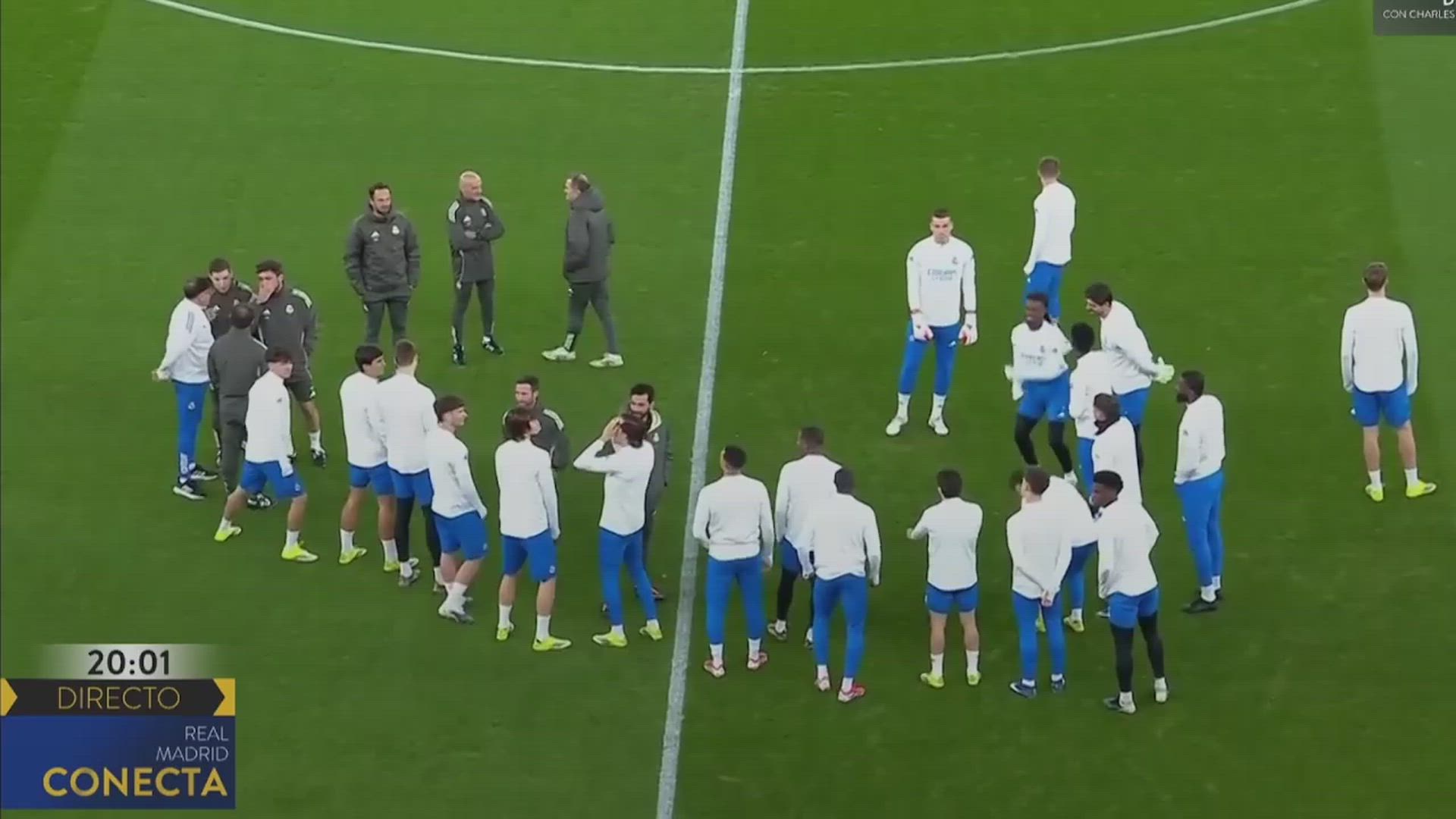 Arbeloa esperó a Mbappé para comenzar la charla