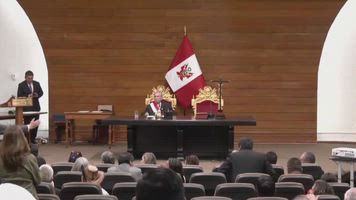 José Balcaraz jura como nuevo presidente de Perú