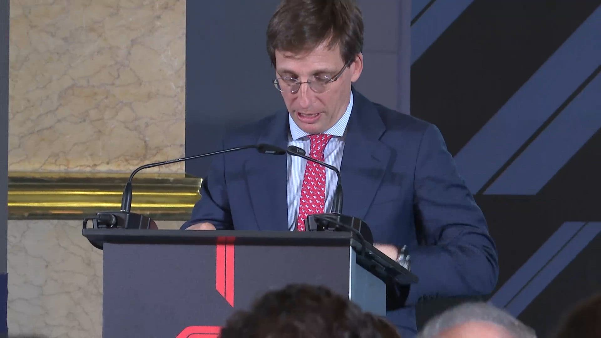 Ayuso y Almeida presentan el trofeo del GP de Madrid de Fórmula 1