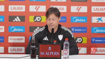 La defensa a ultranza de Almeyda a Pellegrini por su legado en Chile