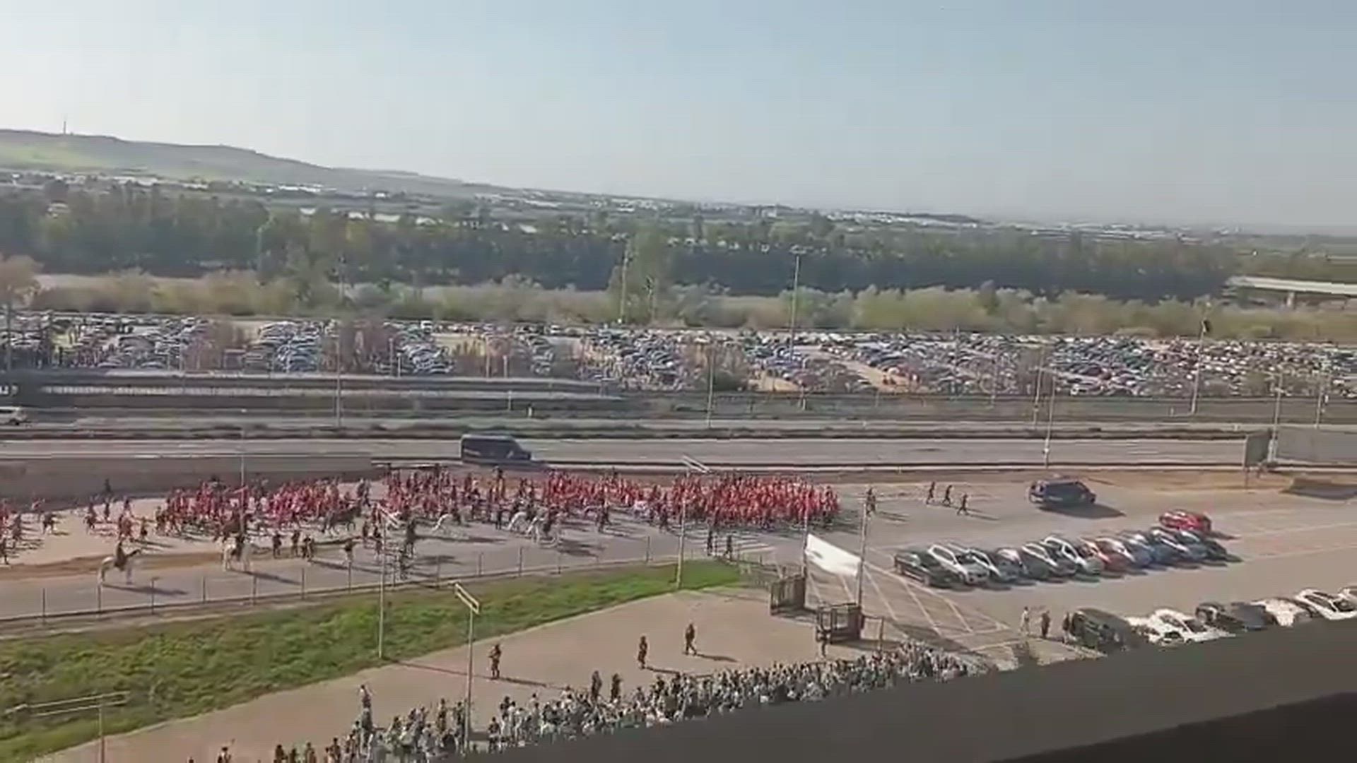 Las aficiones de Sevilla y Betis se encuentran antes del gran derbi: atentos al ambiente