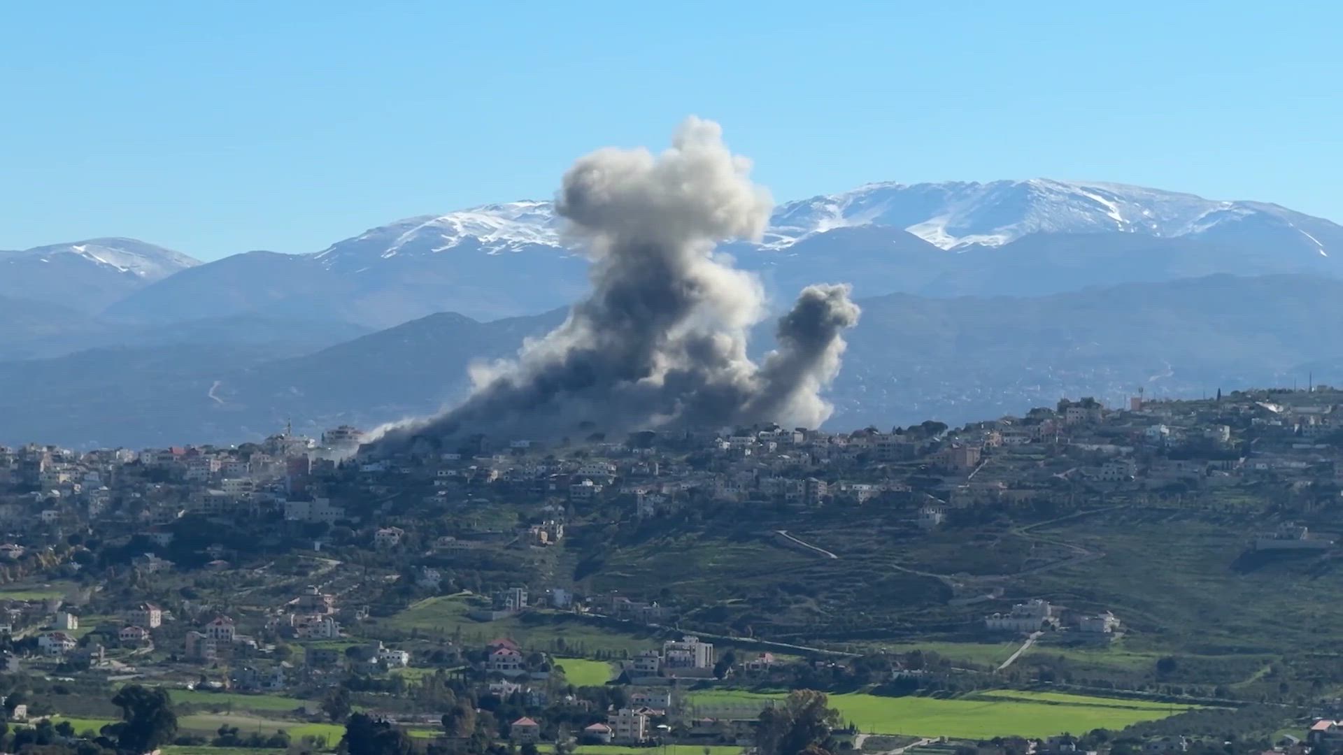 Israel Strikes Southern Lebanon Again: Explosions Captured on Video