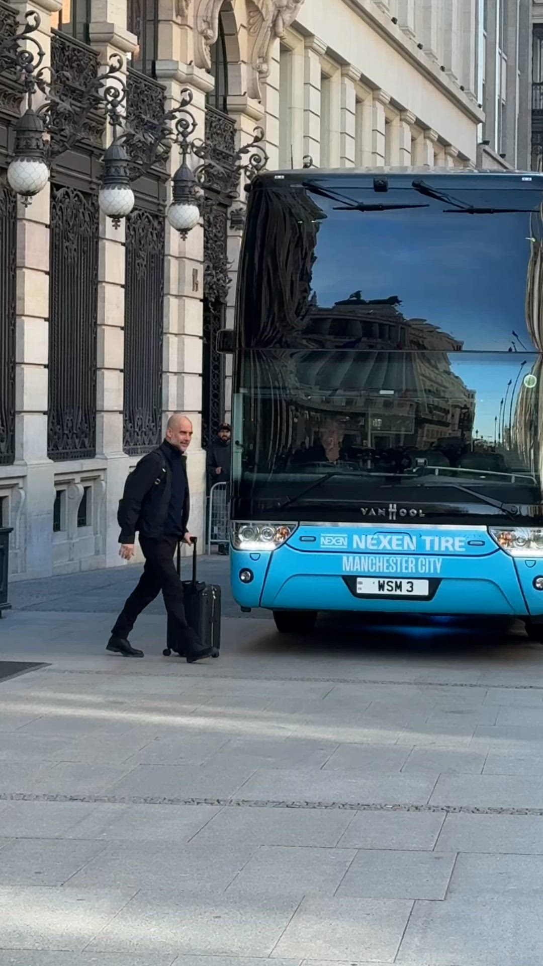 Caras muy serias en el Manchester City tras la goleada del Real Madrid 3-0