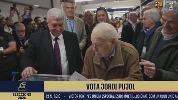La imagen de Jordi Pujol a sus 95 años votando junto a Laporta que ha impactado en Barcelona por su aspecto